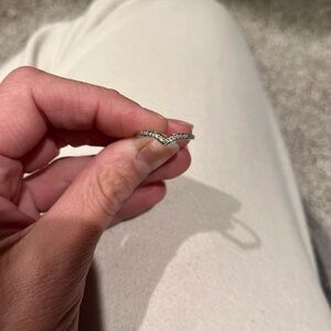 Zales Chevron Diamond Band Ring – 10K White Gold, Size 5